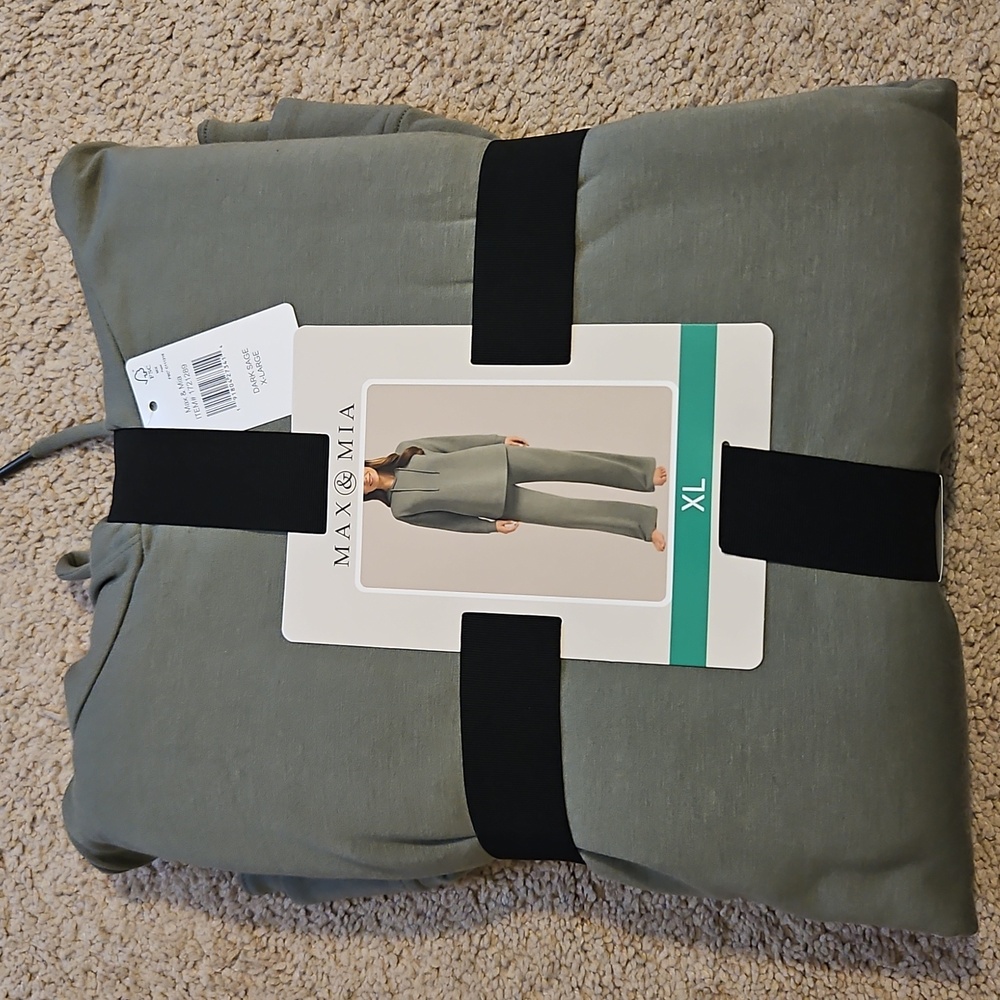 NEW! Max & Mia Green Lounge Set Size XL - Picture 3 of 8